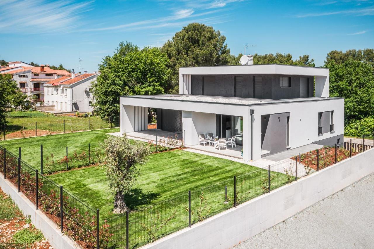 Apartment Nina & Mauro Porec Bagian luar foto